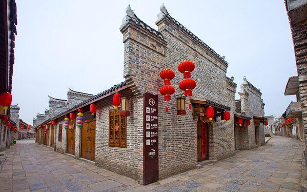 跟老板谈的好好的，才工作三天，无缘无故就被老板娘辞退了？而且本人工作得好好的，安守本分！游戏画面