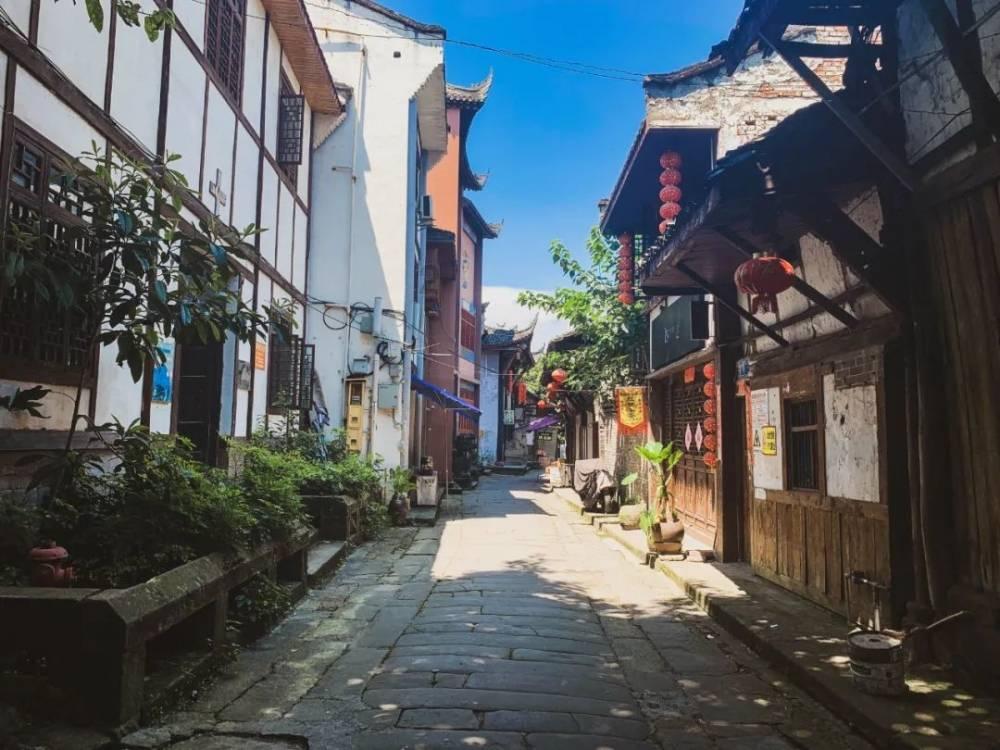 电影《哥，你好》总票房破亿，为什么“你好”系列的电影都这么叫卖呢？